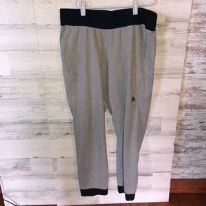 Adidas Sweatpants joggers Grey and black Size medium Adidas pants workout gym​​​